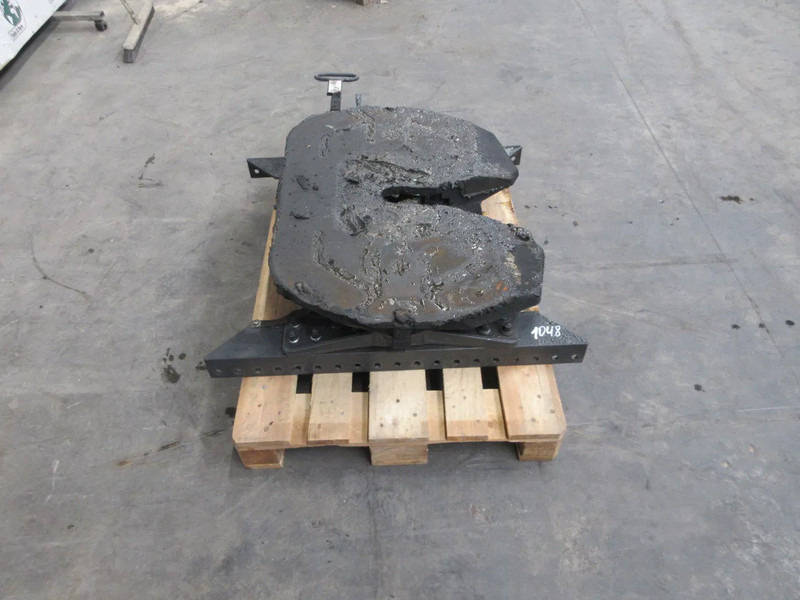 Volvo 21587522 // SAF HOLLAND G50-X D 152,3 U20,0 SK-S 3620 21587522 // SAF HOLLAND G50-X D 152,3 U20,0 SK-S 3620 MODEL 2023 - Sellette d'attelage pour Camion: photos 3 Volvo 21587522 // SAF HOLLAND G50-X D 152,3 U20,0 SK-S 3620 21587522 // SAF HOLLAND G50-X D 152,3 U20,0 SK-S 3620 MODEL 2023 - Sellette d'attelage pour Camion: photos 3