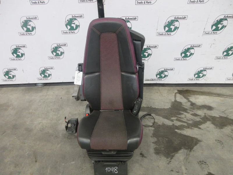 Volvo 23766412 // 23764396 STOELEN SET LUCHTGEVEERT R+L FM MODEL 2023 - Siège pour Camion: photos 4 Volvo 23766412 // 23764396 STOELEN SET LUCHTGEVEERT R+L FM MODEL 2023 - Siège pour Camion: photos 4