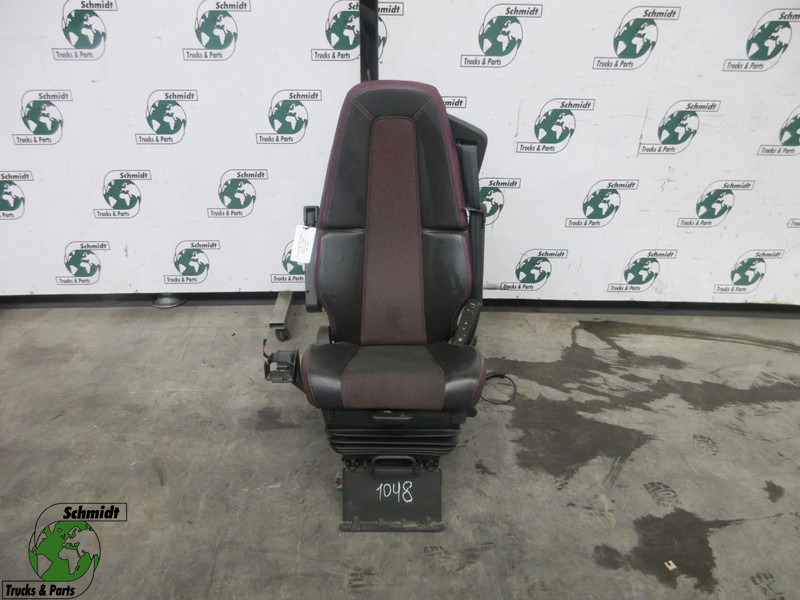 Volvo 23766412 // 23764396 STOELEN SET LUCHTGEVEERT R+L FM MODEL 2023 - Siège pour Camion: photos 1 Volvo 23766412 // 23764396 STOELEN SET LUCHTGEVEERT R+L FM MODEL 2023 - Siège pour Camion: photos 1