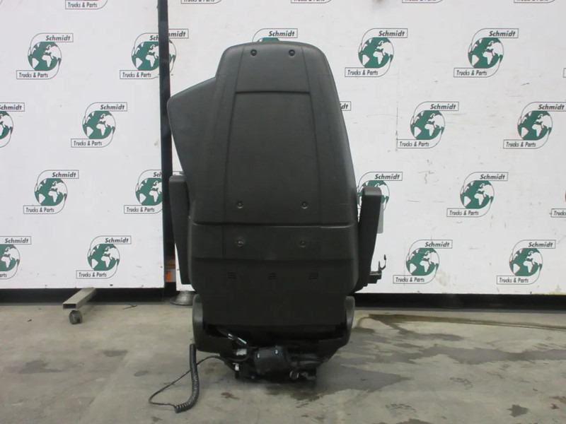 Volvo 23766412 // 23764396 STOELEN SET LUCHTGEVEERT R+L FM MODEL 2023 - Siège pour Camion: photos 5 Volvo 23766412 // 23764396 STOELEN SET LUCHTGEVEERT R+L FM MODEL 2023 - Siège pour Camion: photos 5