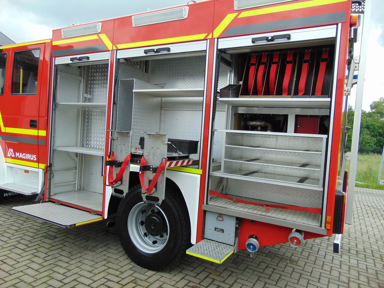 Camion de pompier IVECO EuroFire 140E24 4x4 MAGIRUS: photos 11