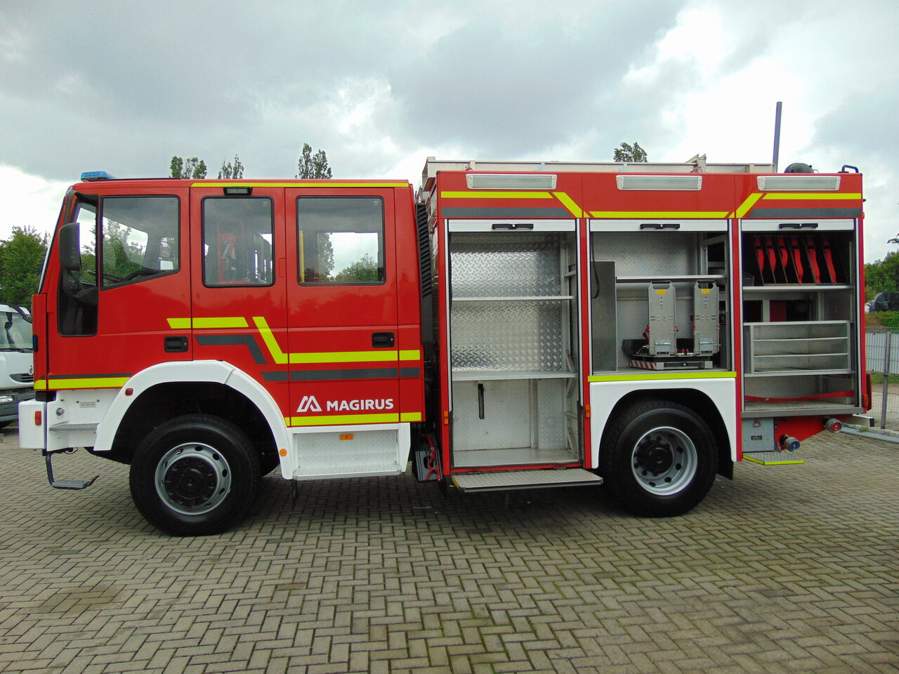Camion de pompier IVECO EuroFire 140E24 4x4 MAGIRUS: photos 8