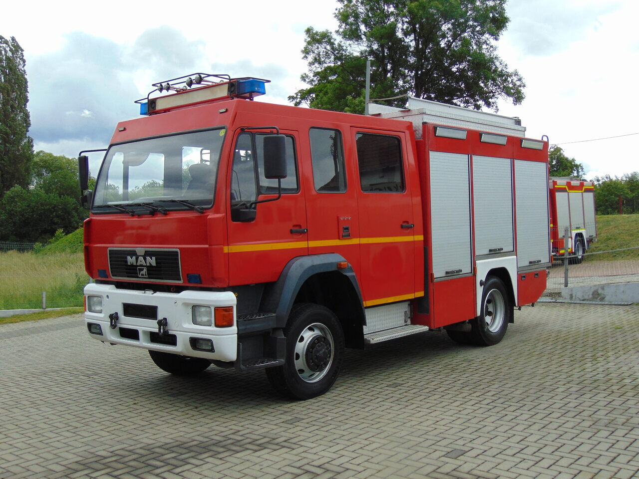 MAN LE14.260 4x4 MAGIRUS - Camion de pompier: photos 1 MAN LE14.260 4x4 MAGIRUS - Camion de pompier: photos 1