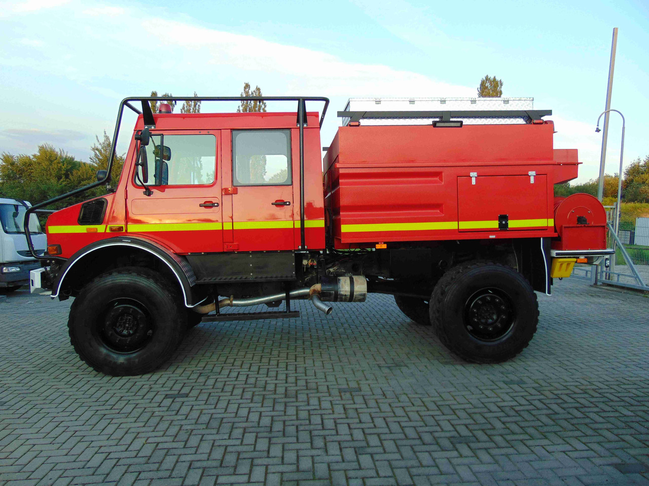 MERCEDES-BENZ Unimog U5000 4x4 DESAUTEL - 5000 WATER !!! - Camion de pompier: photos 5 MERCEDES-BENZ Unimog U5000 4x4 DESAUTEL - 5000 WATER !!! - Camion de pompier: photos 5