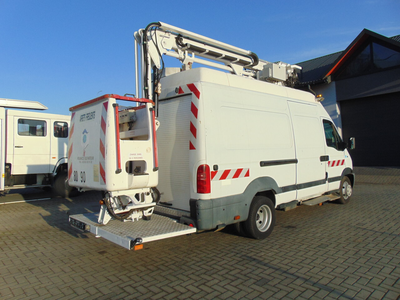 RENAULT Mascott 2,8dCi 110 L2H3 France Elevateur 152TTF 162TTF - Nacelle: photos 4 RENAULT Mascott 2,8dCi 110 L2H3 France Elevateur 152TTF 162TTF - Nacelle: photos 4