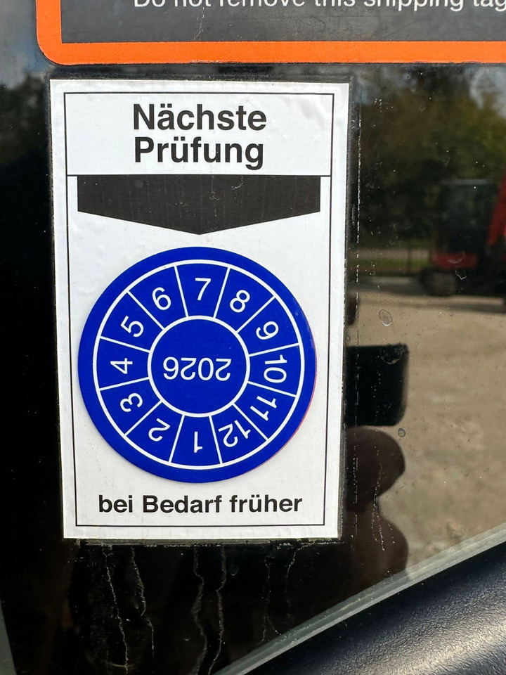 Hitachi ZX170W-6 - Pelle sur pneus: photos 4 Hitachi ZX170W-6 - Pelle sur pneus: photos 4