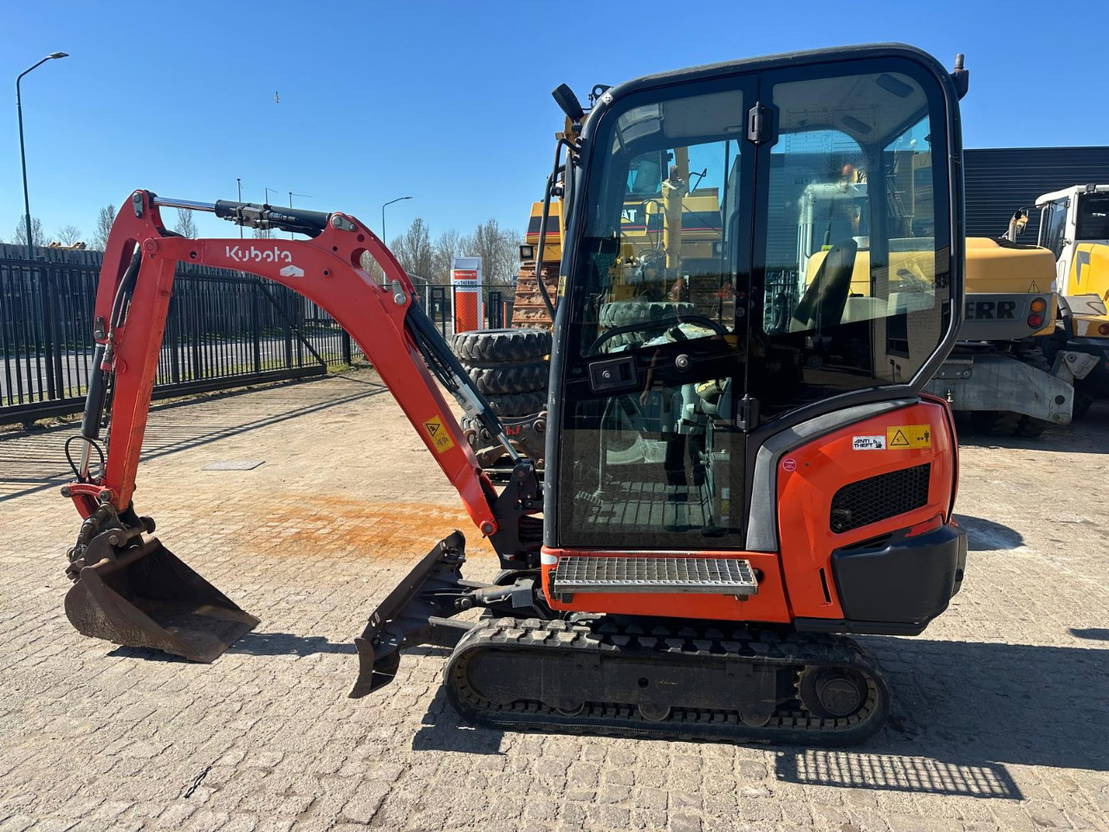 Kubota KX019-4 - Mini pelle: photos 1 Kubota KX019-4 - Mini pelle: photos 1