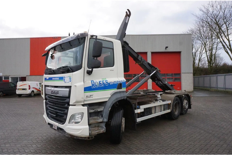 DAF CF410 / ENGINE RUNNING / DEB / ACC / LWDS / HOOK 18TON / LIFT AXLE / ONLY:375782 KM / AIRCO / AUTOMATIC / EURO-6 / 2016 - Camion ampliroll: photos 1 DAF CF410 / ENGINE RUNNING / DEB / ACC / LWDS / HOOK 18TON / LIFT AXLE / ONLY:375782 KM / AIRCO / AUTOMATIC / EURO-6 / 2016 - Camion ampliroll: photos 1