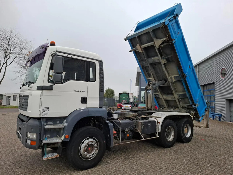MAN TGA 26.310 / 6X4 / 2XBIG AXLE / 2SIDE TIPPER / ONLY:545423 KM / TUV:06-05-2026 / FULL-STEEL / AIRCO / MANUAL / EURO-4 / 2005 - Camion benne: photos 1 MAN TGA 26.310 / 6X4 / 2XBIG AXLE / 2SIDE TIPPER / ONLY:545423 KM / TUV:06-05-2026 / FULL-STEEL / AIRCO / MANUAL / EURO-4 / 2005 - Camion benne: photos 1