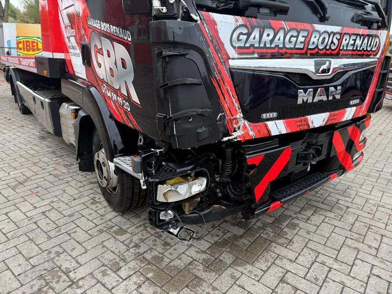 Remorqueuse MAN TGL 12.250 / ENGINE RUNNING / ONLY:276364 KM / TOW-TRUCK / CLEPEL / WINCH / REMOTE / 6PERSONS / AUTOMATIC / EURO-6 / 2018: photos 8 Remorqueuse MAN TGL 12.250 / ENGINE RUNNING / ONLY:276364 KM / TOW-TRUCK / CLEPEL / WINCH / REMOTE / 6PERSONS / AUTOMATIC / EURO-6 / 2018: photos 8
