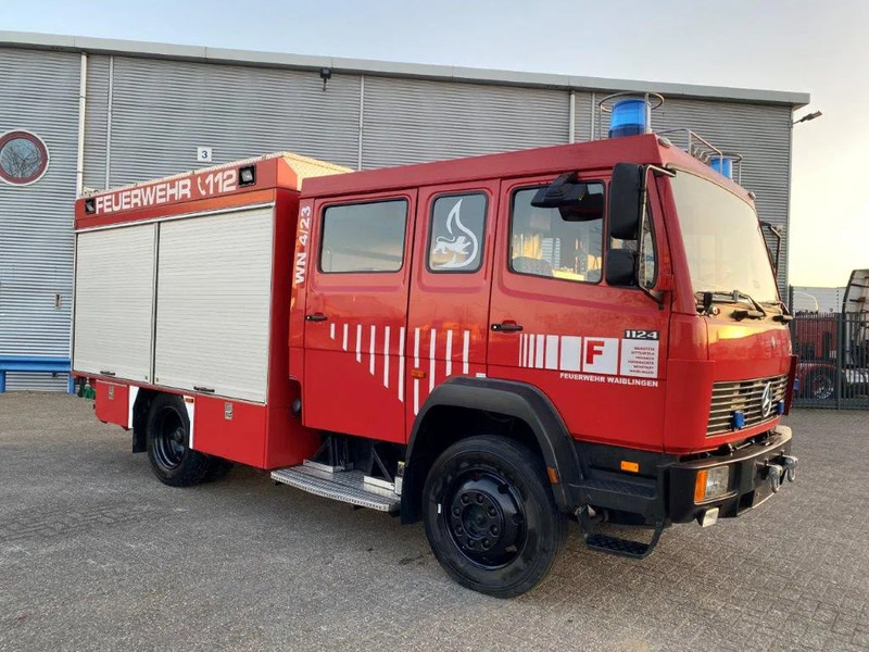 Mercedes-Benz 1124 AF / 4X4 / GERMAN TRUCK / WATERTANK 2400 LITER+POMP / GOOD CONDITION / ONLY:25235 KM / MARGE / MANUAL / 1996 - Camion de pompier: photos 2 Mercedes-Benz 1124 AF / 4X4 / GERMAN TRUCK / WATERTANK 2400 LITER+POMP / GOOD CONDITION / ONLY:25235 KM / MARGE / MANUAL / 1996 - Camion de pompier: photos 2