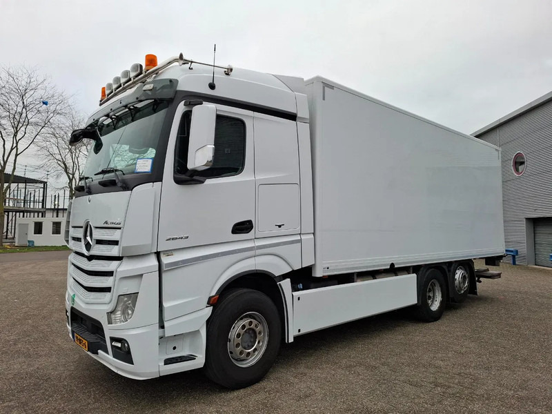Mercedes-Benz Actros 2843 / NL TRUCK / TUV:08-01-2026 / LIFT+LENKACHSE / SMART TACHO / NAVI / PLATFORM 1500 KG / 2XBED / EURO-6 / 2015 - Camion fourgon: photos 1 Mercedes-Benz Actros 2843 / NL TRUCK / TUV:08-01-2026 / LIFT+LENKACHSE / SMART TACHO / NAVI / PLATFORM 1500 KG / 2XBED / EURO-6 / 2015 - Camion fourgon: photos 1