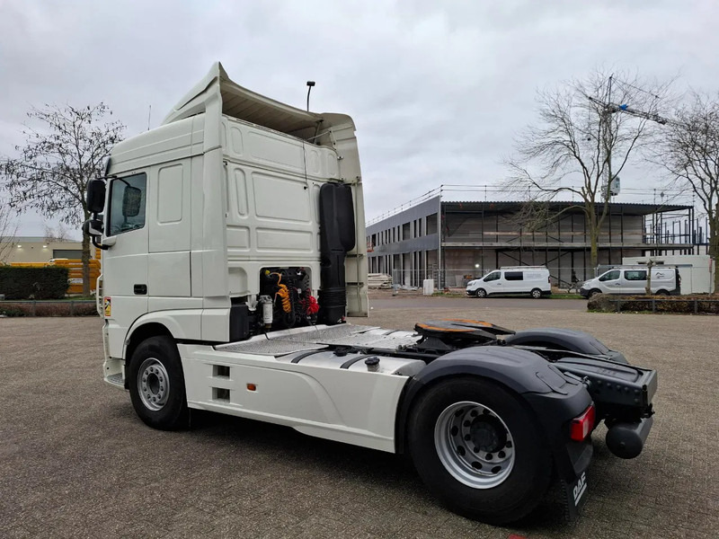 DAF XF106-480 / INTARDER / DOUBLE TANK / ONLY:392661 KM / TUV:05-02-2026 / SMART TACHO / LWDS / AUTOMATIC / EURO-6-D / 2021 - Tracteur routier: photos 3 DAF XF106-480 / INTARDER / DOUBLE TANK / ONLY:392661 KM / TUV:05-02-2026 / SMART TACHO / LWDS / AUTOMATIC / EURO-6-D / 2021 - Tracteur routier: photos 3