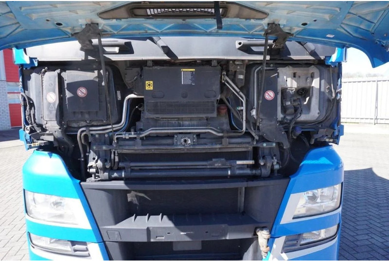 MAN TGX 18.400 / AUTOMATIC / DOUBLE TANK / ENGINE PROBLEMS / EURO-6 / 2016 - Tracteur routier: photos 5 MAN TGX 18.400 / AUTOMATIC / DOUBLE TANK / ENGINE PROBLEMS / EURO-6 / 2016 - Tracteur routier: photos 5