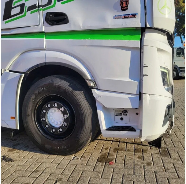 Tracteur routier Mercedes-Benz ACTROS 1863 / ENGINE RUNNING / RETARDER / PARK-COOL /HYDRAULICS / ONLY: 268593KM / GIGA-SPACE / MIRRORCAM / AUTOMATIC / EURO-6 /: photos 16 Tracteur routier Mercedes-Benz ACTROS 1863 / ENGINE RUNNING / RETARDER / PARK-COOL /HYDRAULICS / ONLY: 268593KM / GIGA-SPACE / MIRRORCAM / AUTOMATIC / EURO-6 /: photos 16