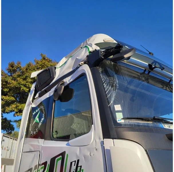 Tracteur routier Mercedes-Benz ACTROS 1863 / ENGINE RUNNING / RETARDER / PARK-COOL /HYDRAULICS / ONLY: 268593KM / GIGA-SPACE / MIRRORCAM / AUTOMATIC / EURO-6 /: photos 11 Tracteur routier Mercedes-Benz ACTROS 1863 / ENGINE RUNNING / RETARDER / PARK-COOL /HYDRAULICS / ONLY: 268593KM / GIGA-SPACE / MIRRORCAM / AUTOMATIC / EURO-6 /: photos 11