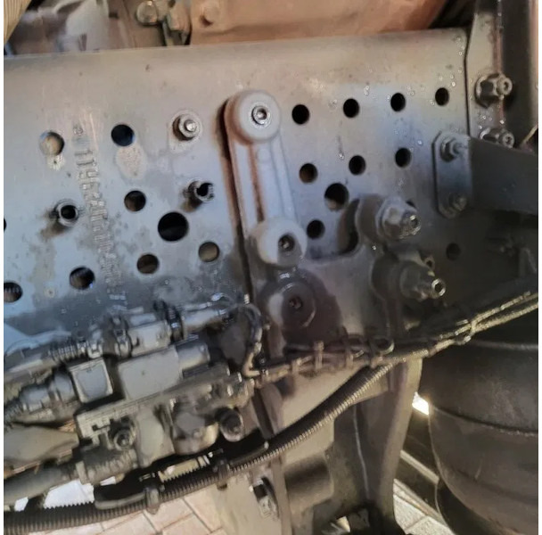 Tracteur routier Mercedes-Benz ACTROS 1863 / ENGINE RUNNING / RETARDER / PARK-COOL /HYDRAULICS / ONLY: 268593KM / GIGA-SPACE / MIRRORCAM / AUTOMATIC / EURO-6 /: photos 20 Tracteur routier Mercedes-Benz ACTROS 1863 / ENGINE RUNNING / RETARDER / PARK-COOL /HYDRAULICS / ONLY: 268593KM / GIGA-SPACE / MIRRORCAM / AUTOMATIC / EURO-6 /: photos 20