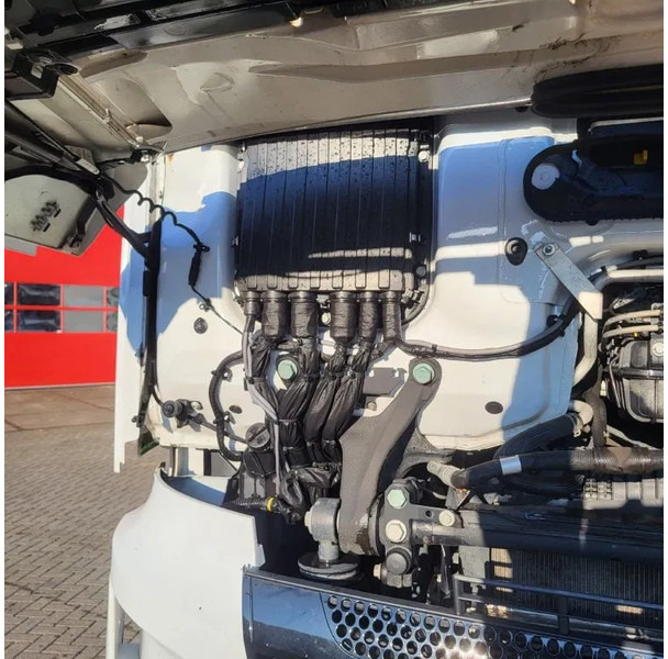 Tracteur routier Mercedes-Benz ACTROS 1863 / ENGINE RUNNING / RETARDER / PARK-COOL /HYDRAULICS / ONLY: 268593KM / GIGA-SPACE / MIRRORCAM / AUTOMATIC / EURO-6 /: photos 13 Tracteur routier Mercedes-Benz ACTROS 1863 / ENGINE RUNNING / RETARDER / PARK-COOL /HYDRAULICS / ONLY: 268593KM / GIGA-SPACE / MIRRORCAM / AUTOMATIC / EURO-6 /: photos 13