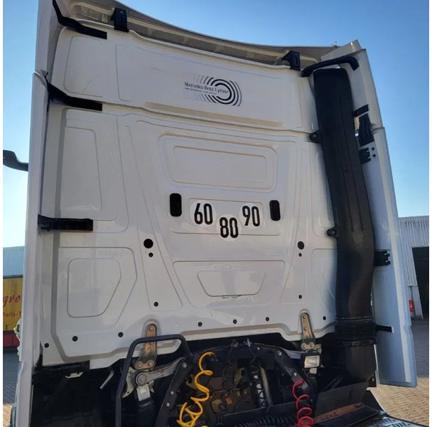 Tracteur routier Mercedes-Benz ACTROS 1863 / ENGINE RUNNING / RETARDER / PARK-COOL /HYDRAULICS / ONLY: 268593KM / GIGA-SPACE / MIRRORCAM / AUTOMATIC / EURO-6 /: photos 7 Tracteur routier Mercedes-Benz ACTROS 1863 / ENGINE RUNNING / RETARDER / PARK-COOL /HYDRAULICS / ONLY: 268593KM / GIGA-SPACE / MIRRORCAM / AUTOMATIC / EURO-6 /: photos 7