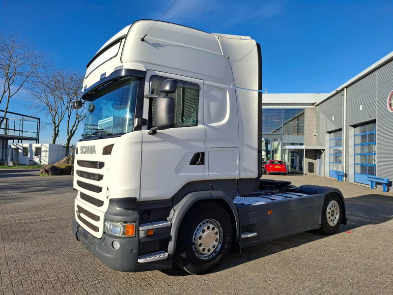 Scania R450 / GERMAN TRUCK / RETARDER / FULL-SPOILER / PARK AIRCO / LWDS / FRIDGE / AUTOMATIC / EURO-6 / 2017 - Tracteur routier: photos 1 Scania R450 / GERMAN TRUCK / RETARDER / FULL-SPOILER / PARK AIRCO / LWDS / FRIDGE / AUTOMATIC / EURO-6 / 2017 - Tracteur routier: photos 1