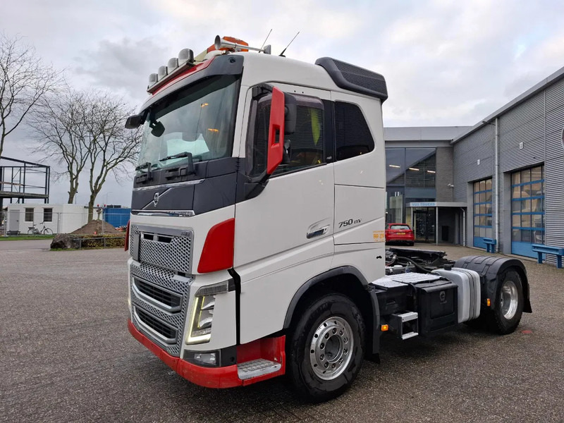 Volvo FH16-750 / RETARDER / HYDRAULICS / VEB+ / TUV:09-01-2026 / SMART TACHO / ALCOA / AUTOMATIC / EURO-5 / 2013 - Tracteur routier: photos 1 Volvo FH16-750 / RETARDER / HYDRAULICS / VEB+ / TUV:09-01-2026 / SMART TACHO / ALCOA / AUTOMATIC / EURO-5 / 2013 - Tracteur routier: photos 1