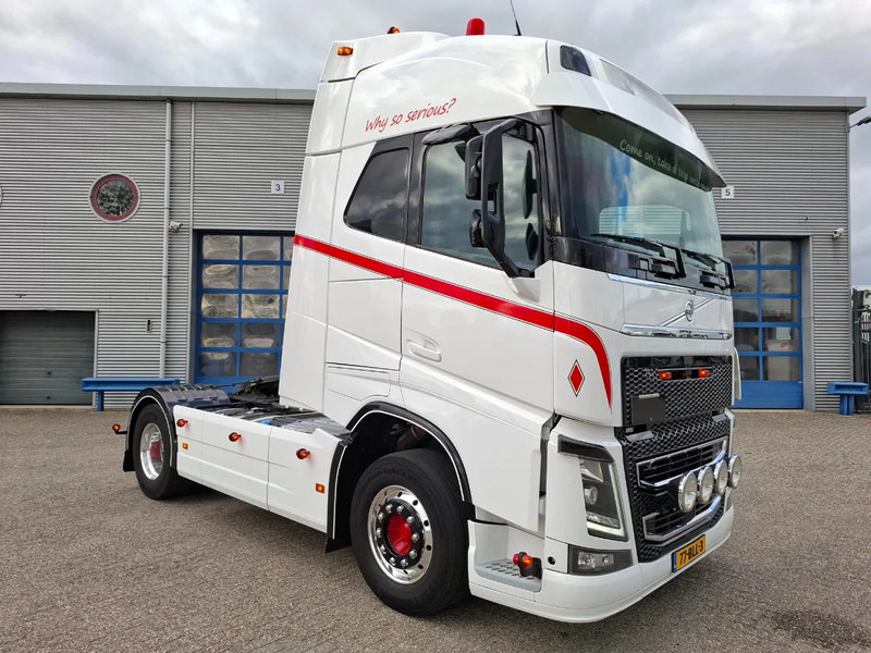 Volvo FH4-460 / CLEAN NL TRUCK / VEB+ / ADR / ACC / LWDS / DAS / DOUBLE TANK / LEATHER / FRIDGE / ALCOA / EURO-6 / 2016 - Tracteur routier: photos 2 Volvo FH4-460 / CLEAN NL TRUCK / VEB+ / ADR / ACC / LWDS / DAS / DOUBLE TANK / LEATHER / FRIDGE / ALCOA / EURO-6 / 2016 - Tracteur routier: photos 2