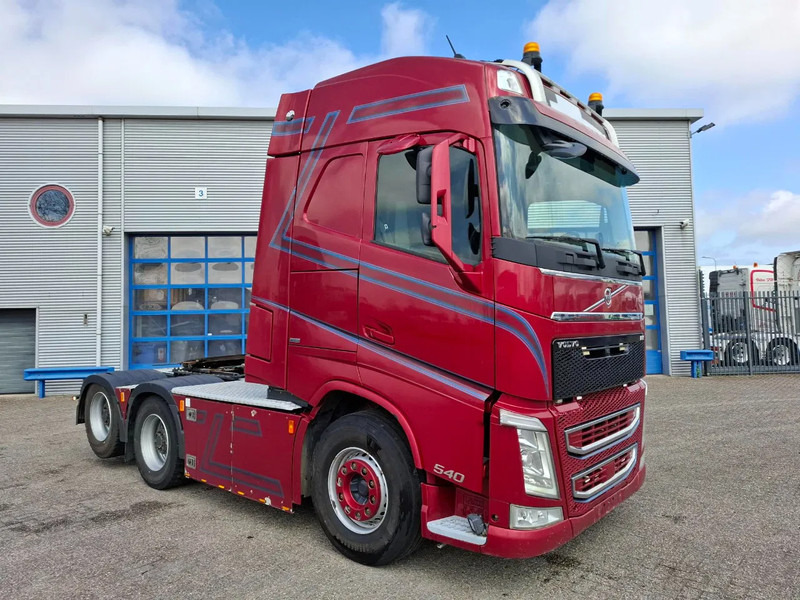 Volvo FH4-540 / 6X4 / BIG AXLE / HYDRAULICS / VEB+ / DYNAMIC STEERING / NAVI / ACC / LWDS / FULL-AIR / LEATHER / AUTOMATIC / EURO-6 / - Tracteur routier: photos 2 Volvo FH4-540 / 6X4 / BIG AXLE / HYDRAULICS / VEB+ / DYNAMIC STEERING / NAVI / ACC / LWDS / FULL-AIR / LEATHER / AUTOMATIC / EURO-6 / - Tracteur routier: photos 2