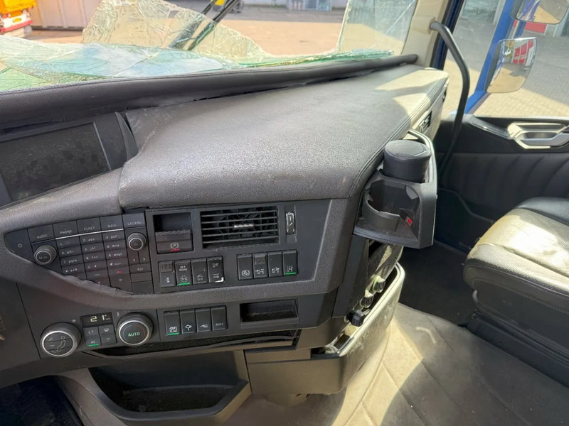 Volvo FH4-540 / ENGINE RUNNING / VEB+ / HYDRAULICS / DYNAMIC STEERING / LWDS / AUTOMATIC / EURO-6 / 2017 - crédit-bail Volvo FH4-540 / ENGINE RUNNING / VEB+ / HYDRAULICS / DYNAMIC STEERING / LWDS / AUTOMATIC / EURO-6 / 2017: photos 14