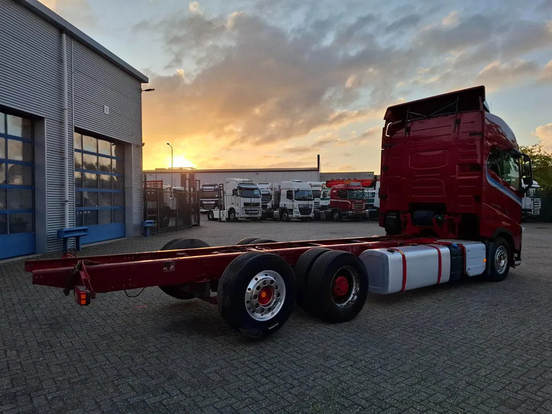 Volvo FH16-750 / BIG AXLE / VEB+ / ONLY:679711 KM / TECHNICAL 70TON / 9TON FRONT AXLE / INLINER / FULL-AIR / AUTOMATIC / EURO-6 / 2018 - Châssis cabine: photos 5 Volvo FH16-750 / BIG AXLE / VEB+ / ONLY:679711 KM / TECHNICAL 70TON / 9TON FRONT AXLE / INLINER / FULL-AIR / AUTOMATIC / EURO-6 / 2018 - Châssis cabine: photos 5