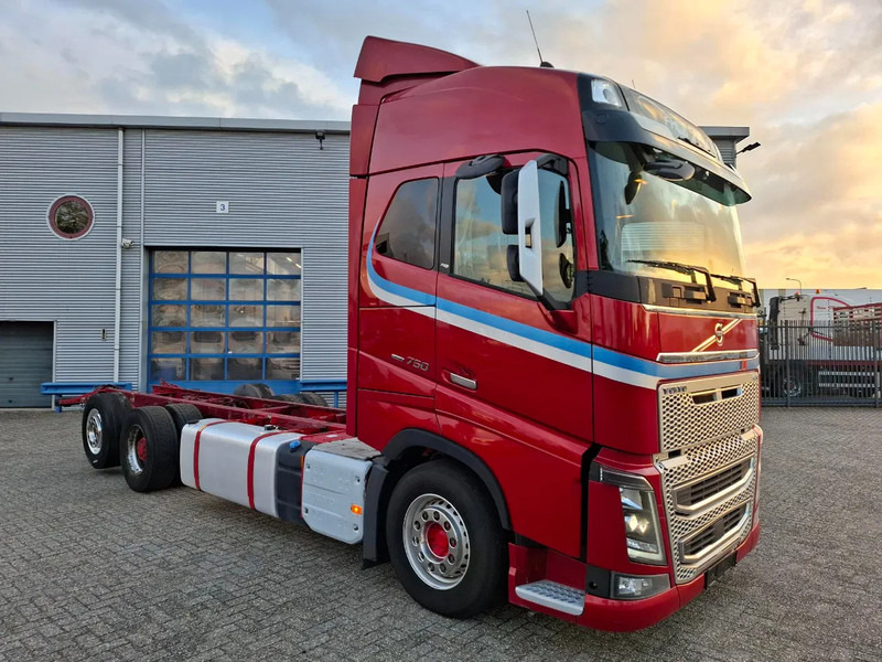 Volvo FH16-750 / BIG AXLE / VEB+ / ONLY:679711 KM / TECHNICAL 70TON / 9TON FRONT AXLE / INLINER / FULL-AIR / AUTOMATIC / EURO-6 / 2018 - Châssis cabine: photos 2 Volvo FH16-750 / BIG AXLE / VEB+ / ONLY:679711 KM / TECHNICAL 70TON / 9TON FRONT AXLE / INLINER / FULL-AIR / AUTOMATIC / EURO-6 / 2018 - Châssis cabine: photos 2
