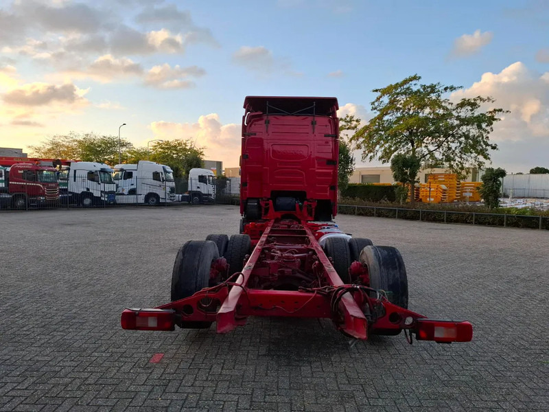 Volvo FH16-750 / BIG AXLE / VEB+ / ONLY:679711 KM / TECHNICAL 70TON / 9TON FRONT AXLE / INLINER / FULL-AIR / AUTOMATIC / EURO-6 / 2018 - Châssis cabine: photos 4 Volvo FH16-750 / BIG AXLE / VEB+ / ONLY:679711 KM / TECHNICAL 70TON / 9TON FRONT AXLE / INLINER / FULL-AIR / AUTOMATIC / EURO-6 / 2018 - Châssis cabine: photos 4