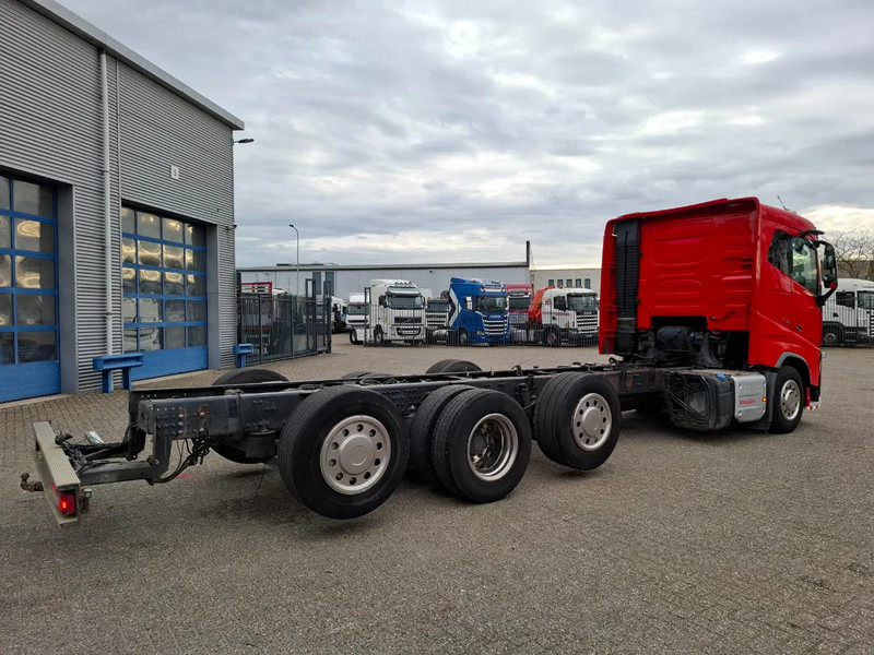Volvo FH16-750 / VEB+ / ONLY:349761 KM / 9TON FRONT AXLE / INLINER / TECHNICAL 60TON / FULL-AIR / AUTOMATIC / EURO-6 / 2016 - Châssis cabine: photos 5 Volvo FH16-750 / VEB+ / ONLY:349761 KM / 9TON FRONT AXLE / INLINER / TECHNICAL 60TON / FULL-AIR / AUTOMATIC / EURO-6 / 2016 - Châssis cabine: photos 5