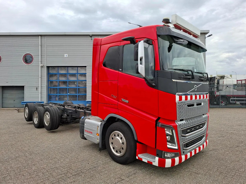 Volvo FH16-750 / VEB+ / ONLY:349761 KM / 9TON FRONT AXLE / INLINER / TECHNICAL 60TON / FULL-AIR / AUTOMATIC / EURO-6 / 2016 - Châssis cabine: photos 2 Volvo FH16-750 / VEB+ / ONLY:349761 KM / 9TON FRONT AXLE / INLINER / TECHNICAL 60TON / FULL-AIR / AUTOMATIC / EURO-6 / 2016 - Châssis cabine: photos 2