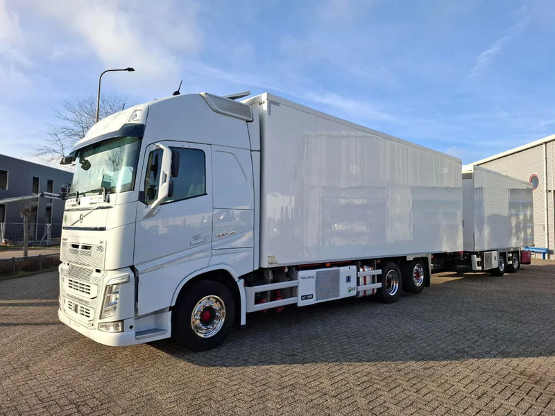 Volvo FH4-500 / RETARDER / I-SAVE / XL / VEB+ / I-PARKCOOL / ACC / LWDS / 2XTHERMOKING UT1200 / 2X ON STOCK / EURO-6 / 2021 - Camion frigorifique: photos 1 Volvo FH4-500 / RETARDER / I-SAVE / XL / VEB+ / I-PARKCOOL / ACC / LWDS / 2XTHERMOKING UT1200 / 2X ON STOCK / EURO-6 / 2021 - Camion frigorifique: photos 1