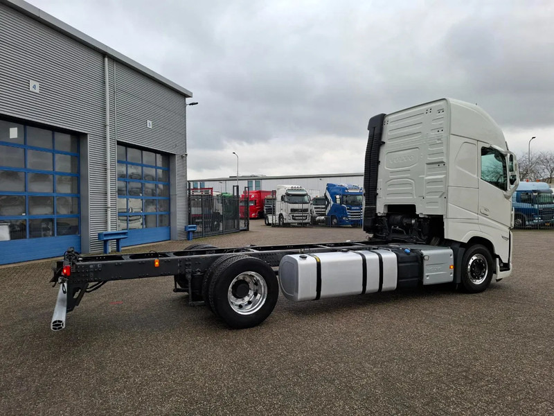 Volvo FH5-500 / XL / VEB+ / I-SAVE / I-PARKCOOL / ONLY:175784 KM / GERMAN TRUCK / FULL-AIR / WB:490 / ALCOA / LEATHER / 2023 - Châssis cabine: photos 5 Volvo FH5-500 / XL / VEB+ / I-SAVE / I-PARKCOOL / ONLY:175784 KM / GERMAN TRUCK / FULL-AIR / WB:490 / ALCOA / LEATHER / 2023 - Châssis cabine: photos 5