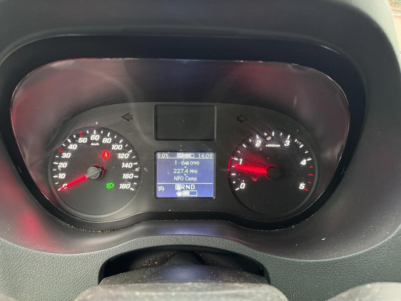 Fourgon grand volume Mercedes-Benz Sprinter 317, Taillift D'Hollandia: photos 17 Fourgon grand volume Mercedes-Benz Sprinter 317, Taillift D'Hollandia: photos 17