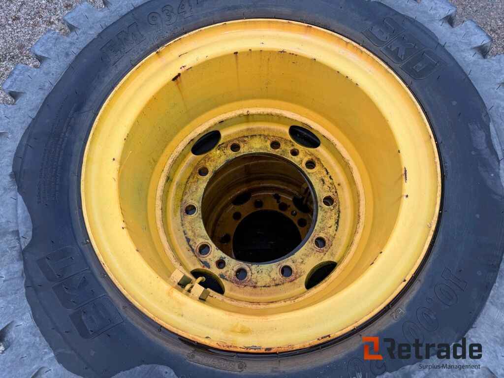 8 däck på fälg till Volvo Grävmaskin 10,00-20 - Roue complète pour Pelle: photos 4 8 däck på fälg till Volvo Grävmaskin 10,00-20 - Roue complète pour Pelle: photos 4