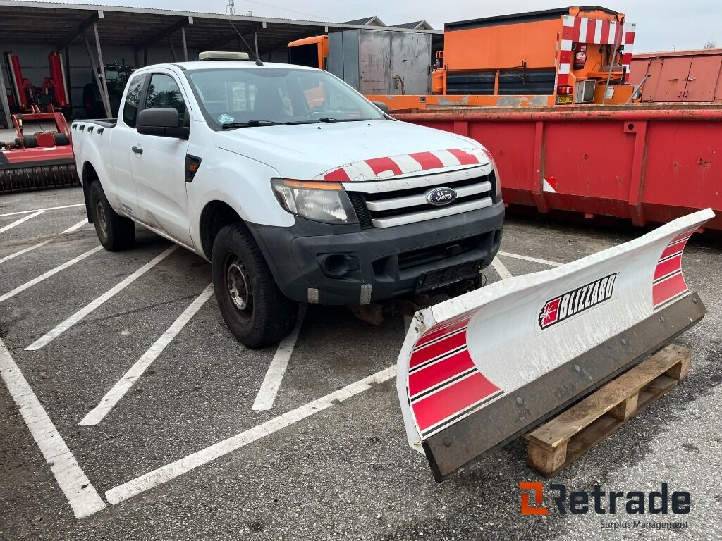 Ford Ranger 2.2 Tdci Rab Cab 4x4 Manuel med sneplov - Voiture: photos 4 Ford Ranger 2.2 Tdci Rab Cab 4x4 Manuel med sneplov - Voiture: photos 4