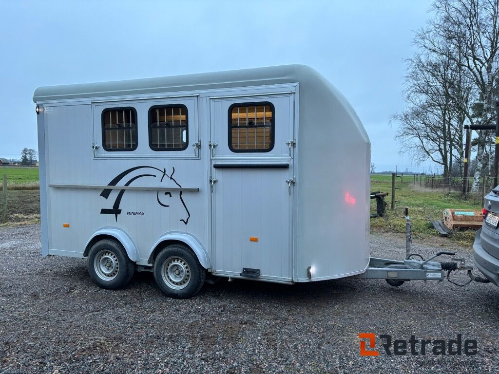 Hästtransport 3 hästars med Fronturlastning , combi ramp, stor sadelkammare - Van chevaux: photos 1 Hästtransport 3 hästars med Fronturlastning , combi ramp, stor sadelkammare - Van chevaux: photos 1