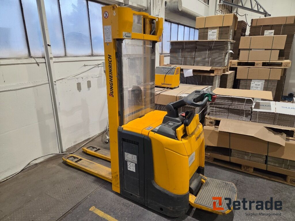 Jungheinrich erc 216z med lader 2015 mod - Gerbeur: photos 2 Jungheinrich erc 216z med lader 2015 mod - Gerbeur: photos 2