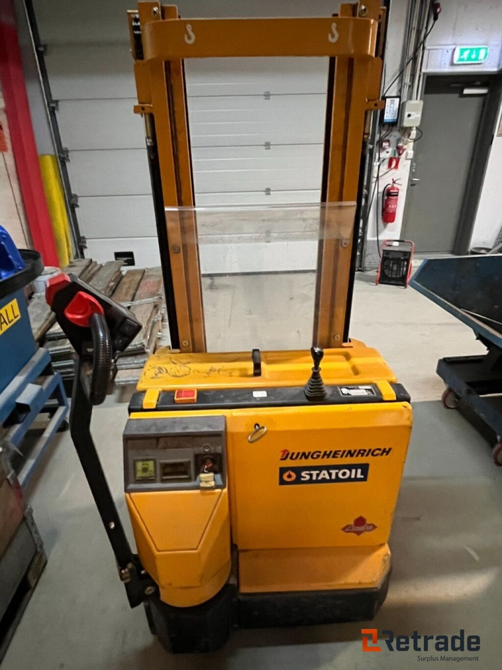 Jungheinrich pallestabler / Jungheinrich pallet stacker - Gerbeur: photos 1 Jungheinrich pallestabler / Jungheinrich pallet stacker - Gerbeur: photos 1