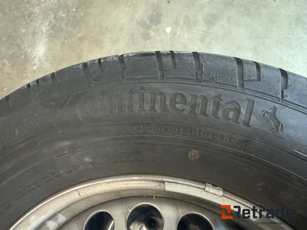 Sommardäck Continental 235/65R16C på fälg MB Sprinter - Matériel de chantier: photos 5 Sommardäck Continental 235/65R16C på fälg MB Sprinter - Matériel de chantier: photos 5