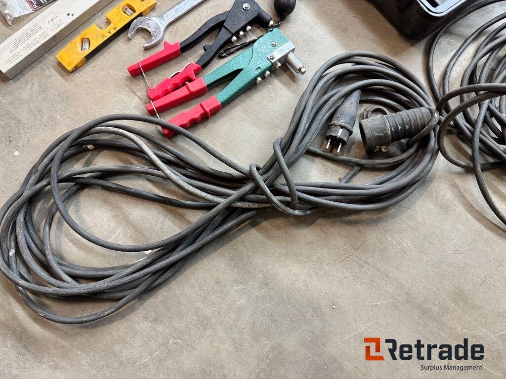 Verktyg och maskin paket ca 35 delar - Outil automobile: photos 2 Verktyg och maskin paket ca 35 delar - Outil automobile: photos 2