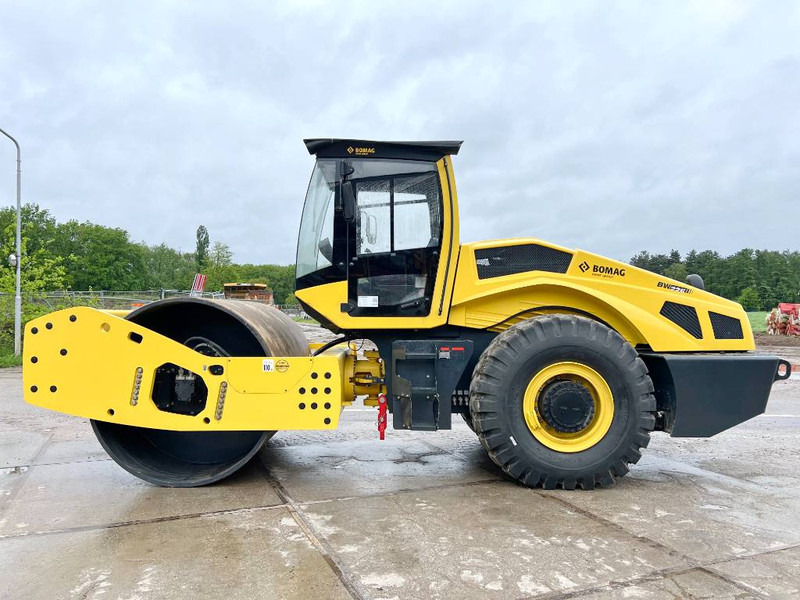 Bomag BW226-5CL - New / Unused - Compacteur: photos 1 Bomag BW226-5CL - New / Unused - Compacteur: photos 1