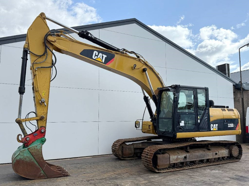 Cat 320DL - Hammer Lines / Quick Coupler - Pelle sur chenille: photos 2 Cat 320DL - Hammer Lines / Quick Coupler - Pelle sur chenille: photos 2