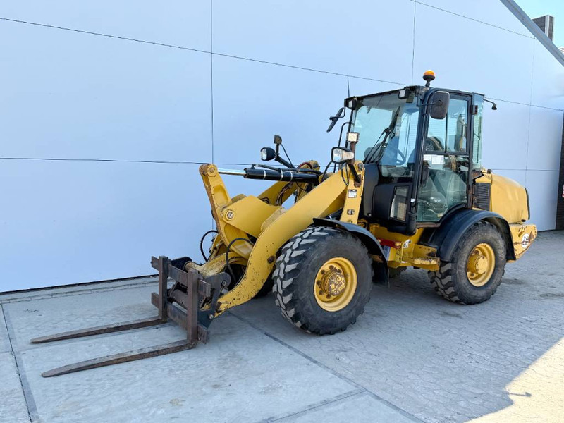 Cat 906H - Automatic Greasing / Quick Coupler - Chargeuse sur pneus: photos 2 Cat 906H - Automatic Greasing / Quick Coupler - Chargeuse sur pneus: photos 2