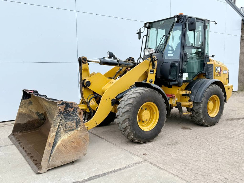 Cat 908M - German Machine / Quick Coupler - Chargeuse sur pneus: photos 2 Cat 908M - German Machine / Quick Coupler - Chargeuse sur pneus: photos 2