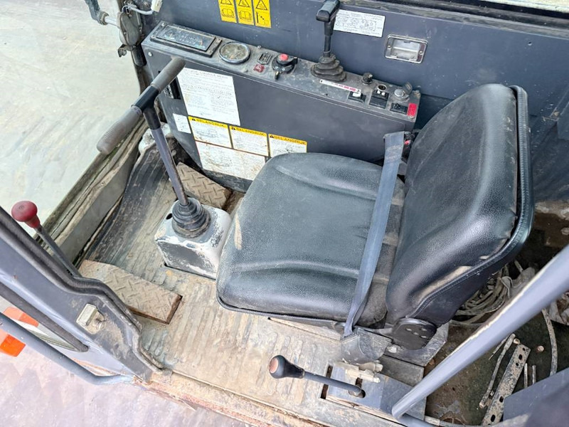 Tombereau IHI IC100 - Isuzu Engine / Track Dumper: photos 10 Tombereau IHI IC100 - Isuzu Engine / Track Dumper: photos 10