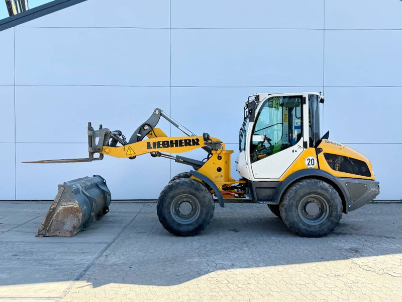 Liebherr L506C - German Machine / Quick Coupler - Chargeuse sur pneus: photos 1 Liebherr L506C - German Machine / Quick Coupler - Chargeuse sur pneus: photos 1