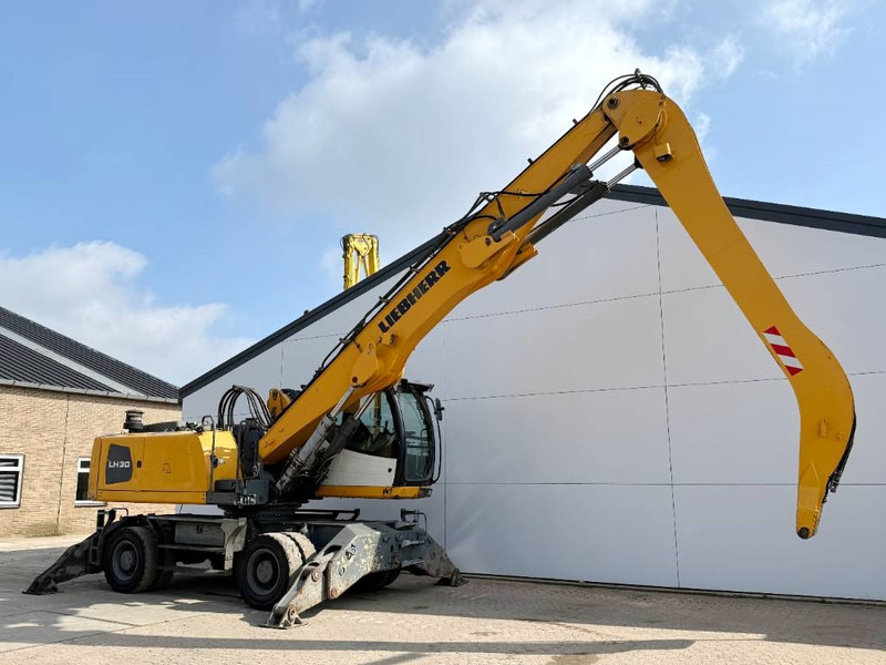 Liebherr LH30 M Litronic - German Machine / Auto Greasing - Pelle de manutention: photos 5 Liebherr LH30 M Litronic - German Machine / Auto Greasing - Pelle de manutention: photos 5